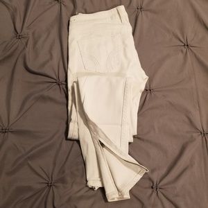 White lightly destroyed jeans